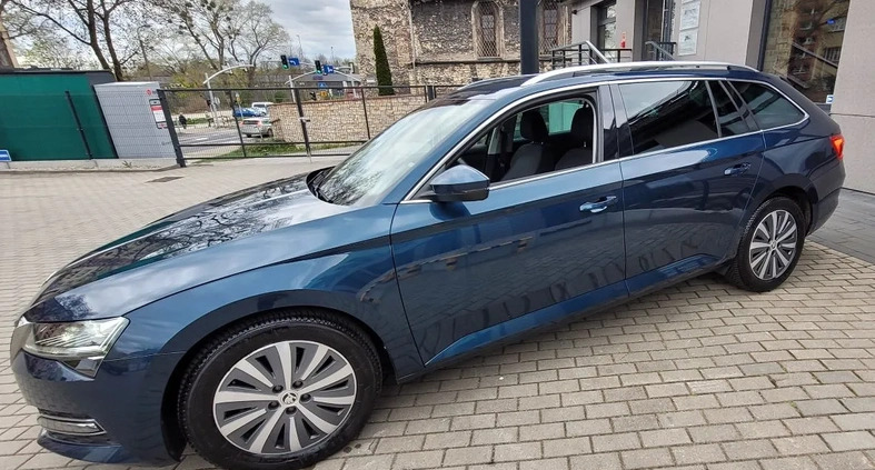 Skoda Superb cena 117900 przebieg: 58265, rok produkcji 2021 z Gliwice małe 121